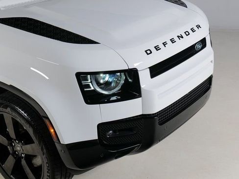 Used 2025 Land Rover Defender 130 V8 image 29