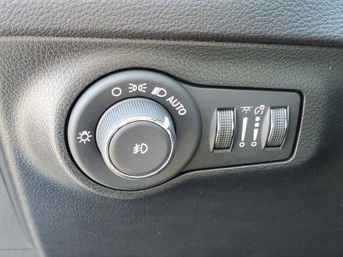 Certified 2019 Jeep Compass Limited image 12