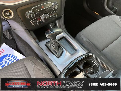 Used 2019 Dodge Charger SXT image 11