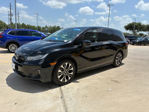 Certified 2026 Honda Odyssey Elite image 4
