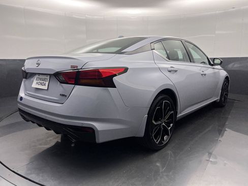 Used 2025 Nissan Altima 2.5 SR w/ SR Premium Package AWD/4WD image 30