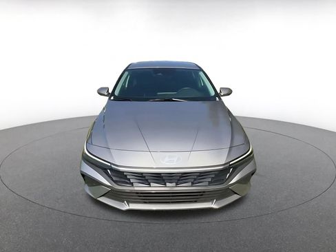 Used 2026 Hyundai Elantra Hybrid FWD image 4