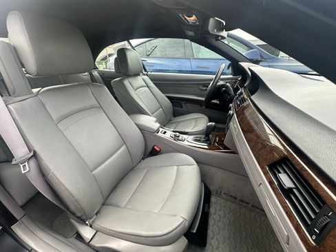 Used 2009 BMW 328i Convertible image 36