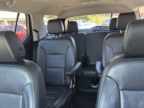 Used 2020 Chevrolet Traverse RS FWD image 37
