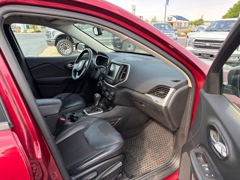 Used 2016 Jeep Cherokee Trailhawk w/ Cold Weather Group AWD/4WD image 32