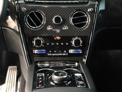 Used 2025 Rolls-Royce Cullinan Black Badge AWD/4WD image 20