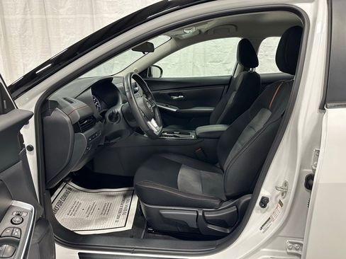 Used 2024 Nissan Sentra SR image 10