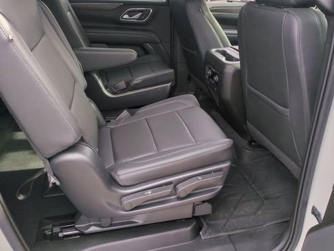 Used 2022 Chevrolet Suburban LT image 36