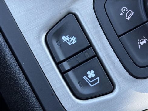 Used 2022 GMC Terrain Denali w/ Denali Premium Package image 18