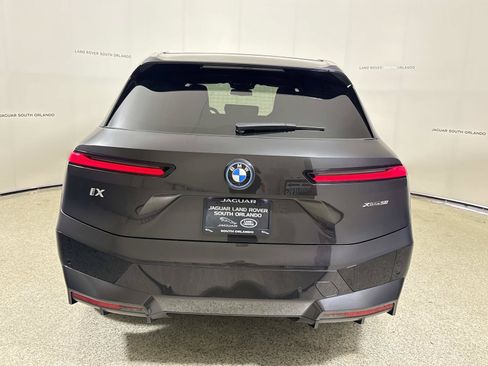 Used 2023 BMW iX xDrive50 w/ Ultimate Package 2 AWD/4WD image 4