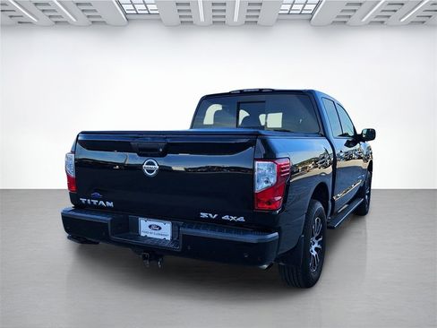 Used 2020 Nissan Titan SV w/ SV Convenience Package image 5