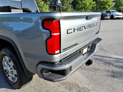 Used 2026 Chevrolet Silverado 2500 High Country w/ High Country Premium Package AWD/4WD image 15