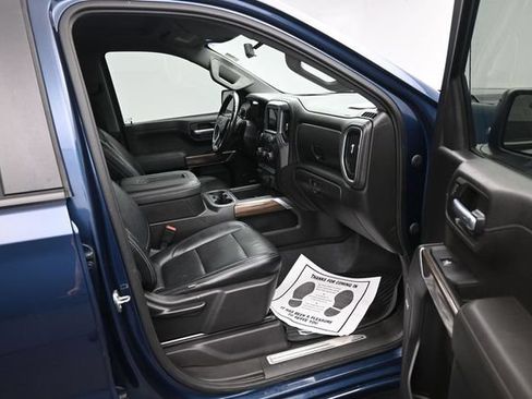 Used 2021 Chevrolet Silverado 1500 LT Trail Boss w/ Convenience Package II AWD/4WD image 9