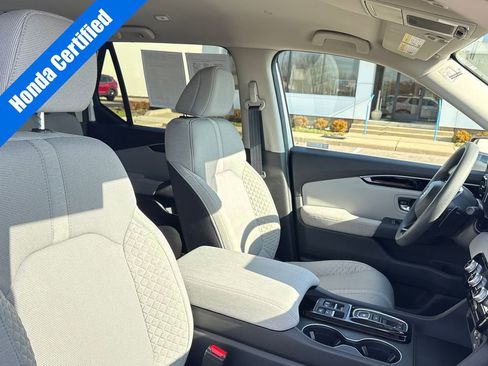 Certified 2023 Honda Pilot LX image 9