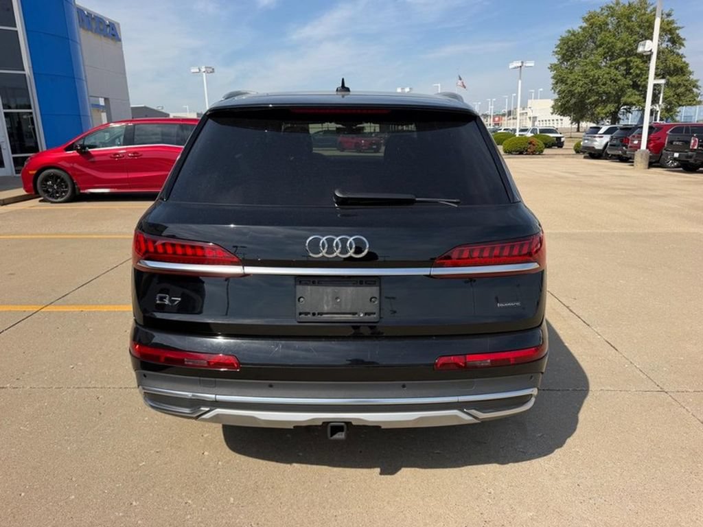 Used 2020 Audi Q7 3.0T Premium AWD/4WD image 3