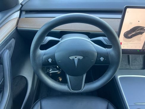Used 2023 Tesla Model Y Long Range image 14