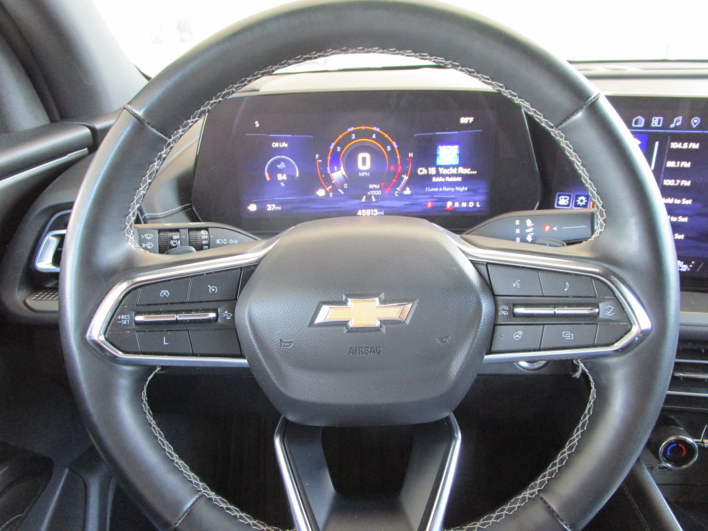 Used 2025 Chevrolet Traverse LT FWD image 28