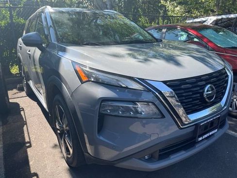 Used 2021 Nissan Rogue SL w/ Premium Package FWD image 2