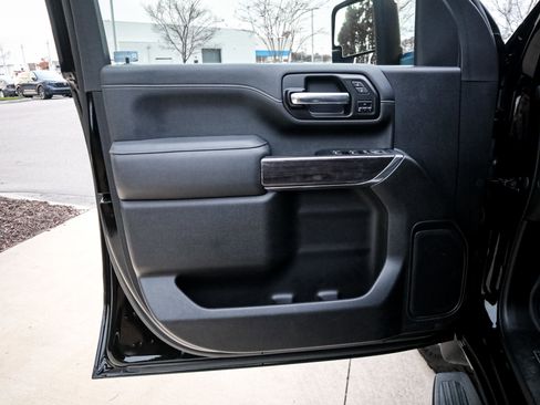 Used 2022 Chevrolet Silverado 2500 LTZ w/ LTZ Convenience Package image 14