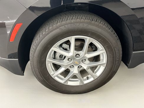 Used 2022 Chevrolet Equinox LT AWD/4WD image 11