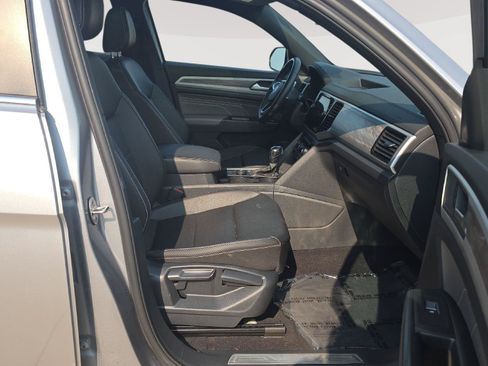Certified 2023 Volkswagen Atlas Cross Sport SE w/ Panoramic Sunroof Package AWD/4WD image 13