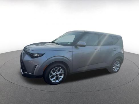 Used 2025 Kia Soul LX w/ LX Technology Package image 8