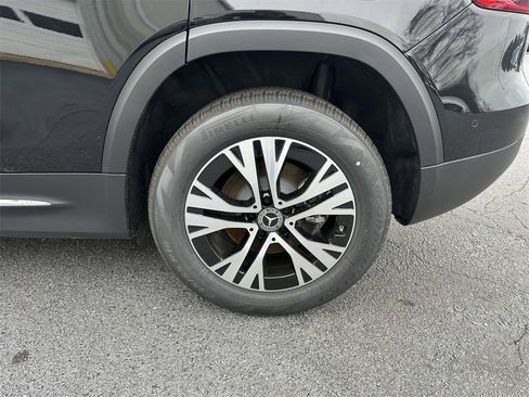 New 2025 Mercedes-Benz GLB 250 image 10