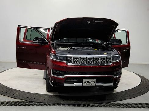 Used 2023 Jeep Grand Wagoneer L Series II image 10