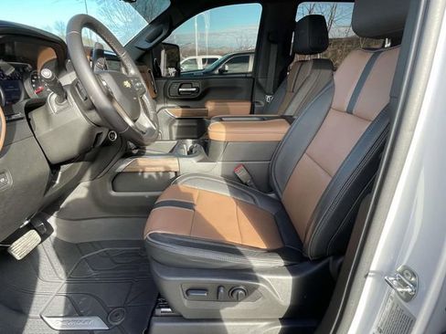 Used 2022 Chevrolet Silverado 2500 High Country w/ LPO, Hitch Package image 13