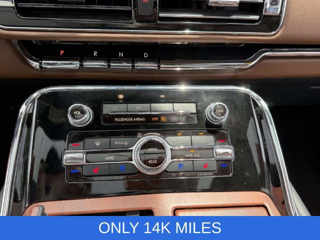 Certified 2023 Lincoln Navigator Reserve w/ Monochromatic Package AWD/4WD image 22