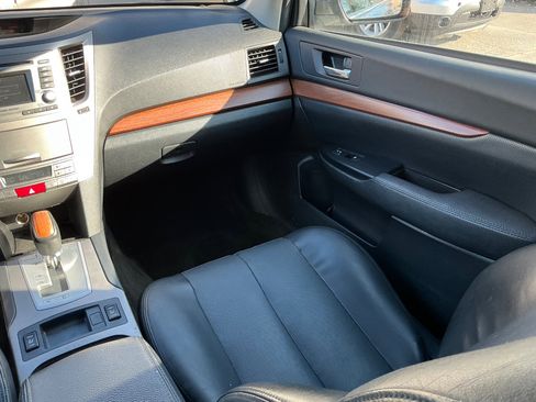 Used 2013 Subaru Outback 2.5i Limited w/ Moonroof Pkg image 17