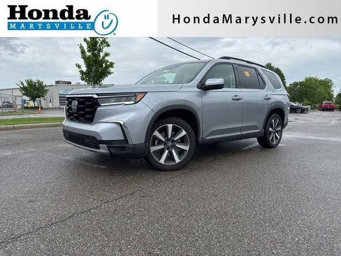 Used 2023 Honda Pilot Touring image 1