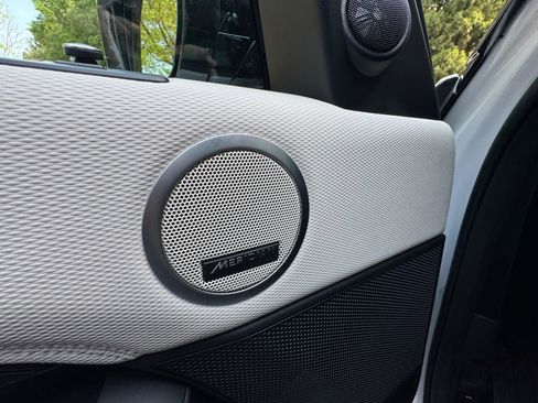 Used 2021 Land Rover Discovery S R-Dynamic image 31