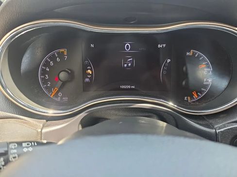 Used 2017 Jeep Grand Cherokee Laredo w/ Quick Order Package 23E AWD/4WD image 16
