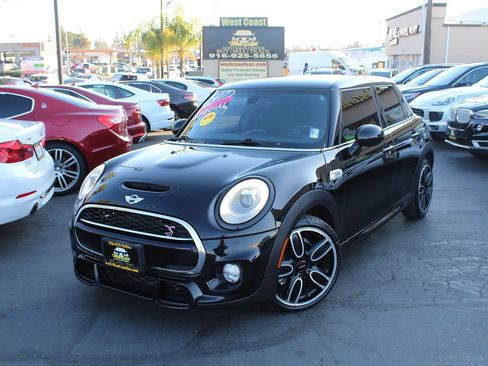 Used 2017 MINI Cooper S image 35