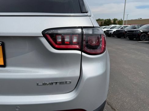 Certified 2024 Jeep Compass Limited AWD/4WD image 12