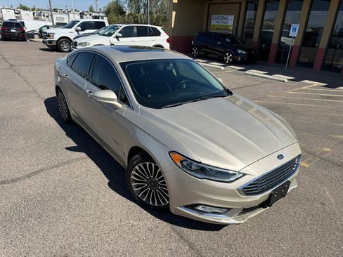 Used 2017 Ford Fusion Energi SE FWD image 2