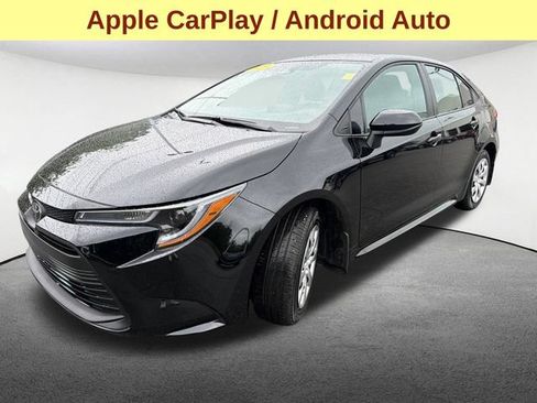 Used 2025 Toyota Corolla LE FWD image 5