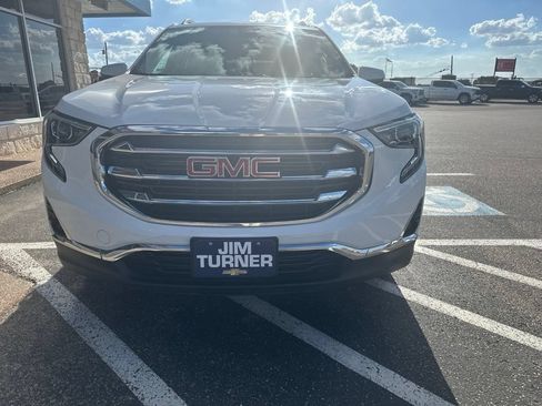 Used 2019 GMC Terrain SLT w/ Preferred Package FWD image 2