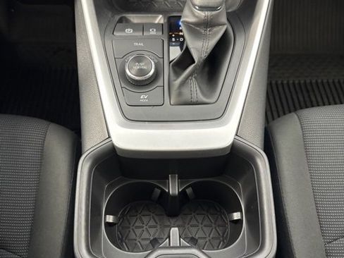 Used 2023 Toyota RAV4 LE image 18
