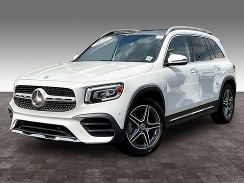 Used 2022 Mercedes-Benz GLB 250 4MATIC image 3