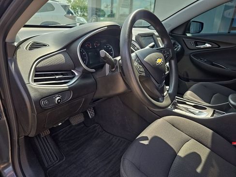 Used 2017 Chevrolet Malibu LS w/ LPO, Convenience Package 1 FWD image 33
