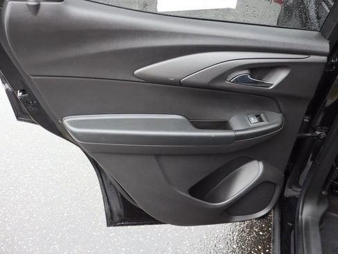 Used 2023 Chevrolet TrailBlazer RS w/ Sun and Liftgate Package image 28