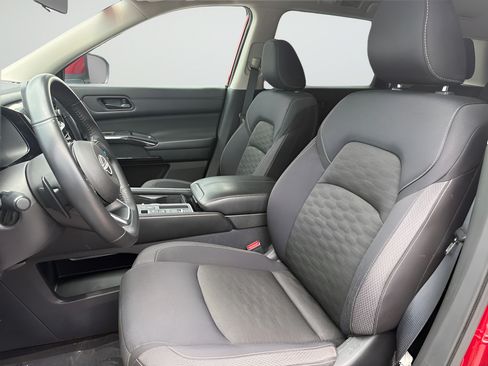 Certified 2024 Nissan Pathfinder SV FWD image 18