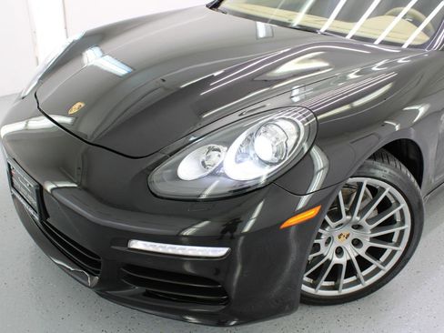 Used 2014 Porsche Panamera S image 17