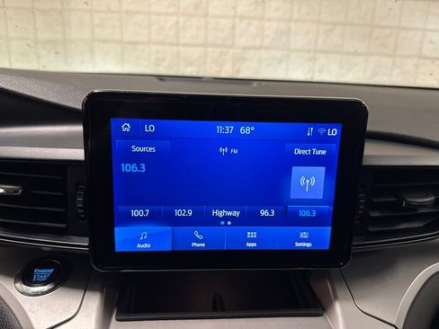Used 2023 Ford Explorer XLT AWD/4WD image 6