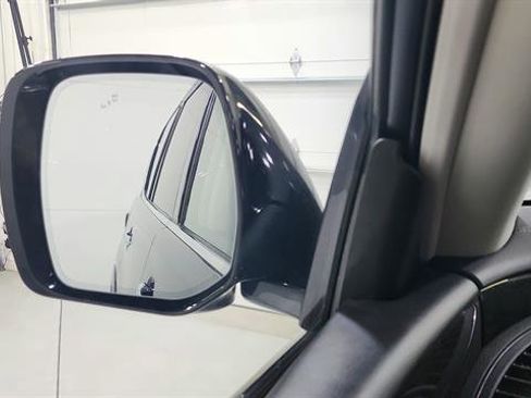 Used 2024 INFINITI QX80 Luxe RWD image 14