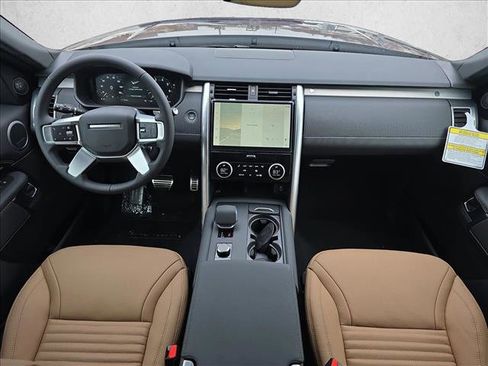 New 2026 Land Rover Discovery Limited Edition image 9