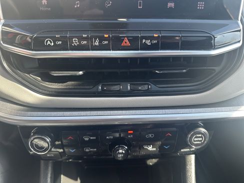 Used 2025 Jeep Compass Limited AWD/4WD image 20