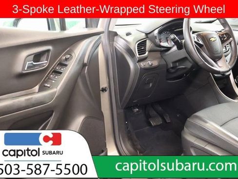 Used 2022 Chevrolet Trax LT w/ LT Convenience Package image 10